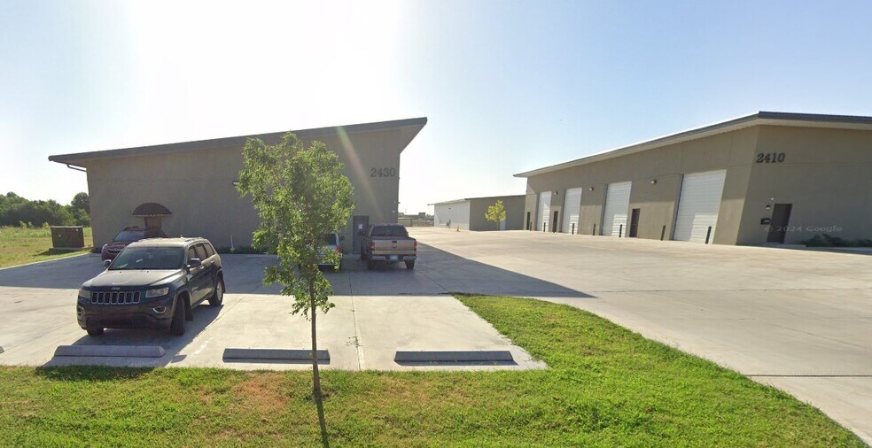 2400 N Wilburn, Bethany, OK à louer - Photo de l’immeuble – Image 3 sur 9