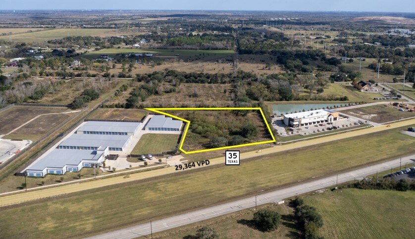 1658 Bypass 35, Alvin, TX à vendre Photo principale– Image 1 sur 2