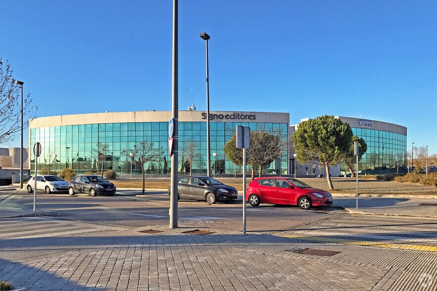 Bureau dans Pozuelo de Alarcón, Madrid à louer - Photo de l’immeuble – Image 2 sur 3