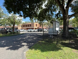 Plus de détails pour 2715 W Virginia Ave, Tampa, FL - Médical à louer