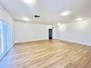 6617 Madison Ave, Carmichael, CA à louer Photo intérieure– Image 2 sur 2