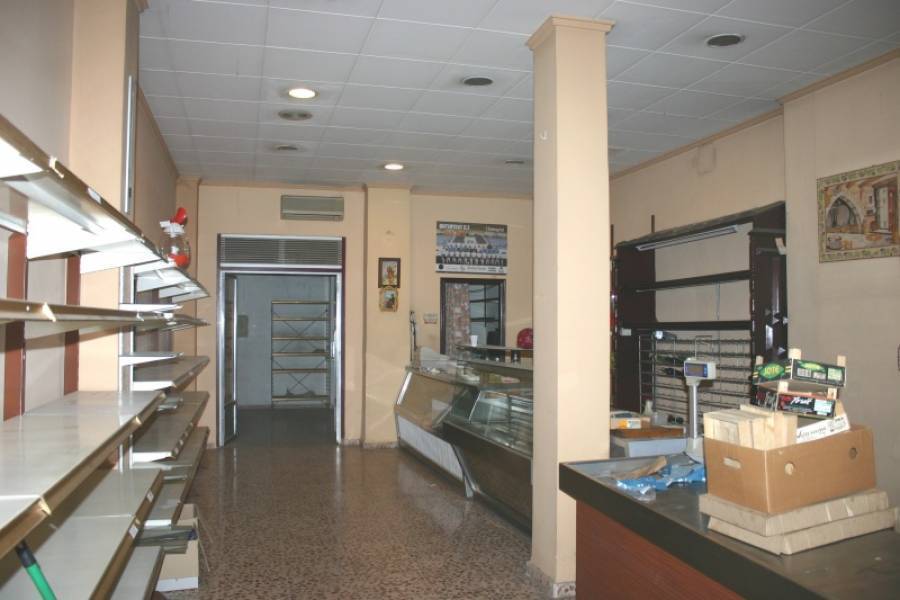 Local commercial dans Ontinyent, Valencia à louer Photo de l’immeuble– Image 1 sur 4