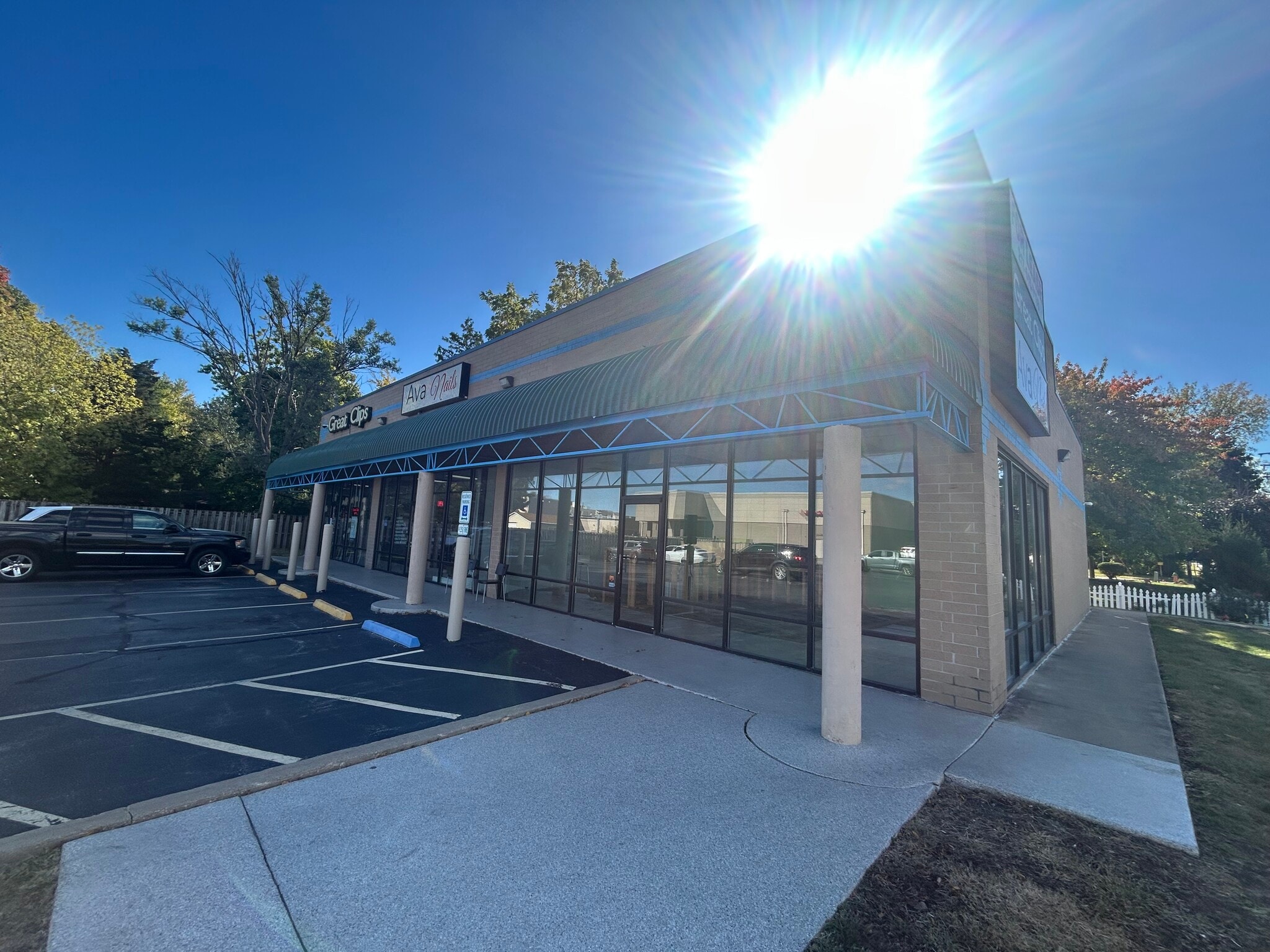 215 E Ash Ave, Decatur, IL à louer Photo intérieure– Image 1 sur 5