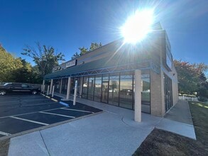 215 E Ash Ave, Decatur, IL à louer Photo intérieure– Image 1 sur 5