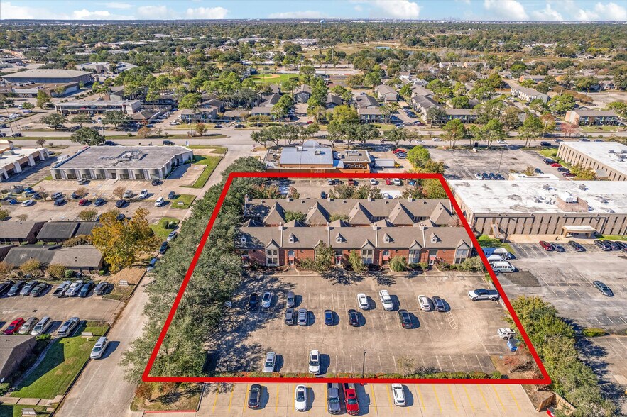 16815 Royal Crest Dr, Houston, TX à vendre - Aérien – Image 3 sur 19