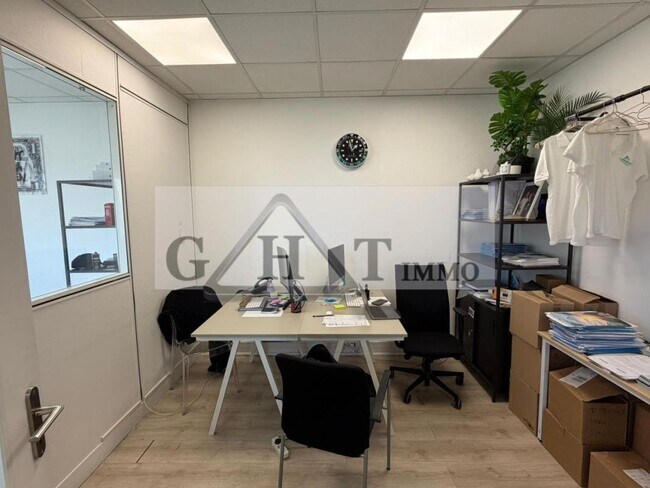 Plus de détails pour Bureau à louer