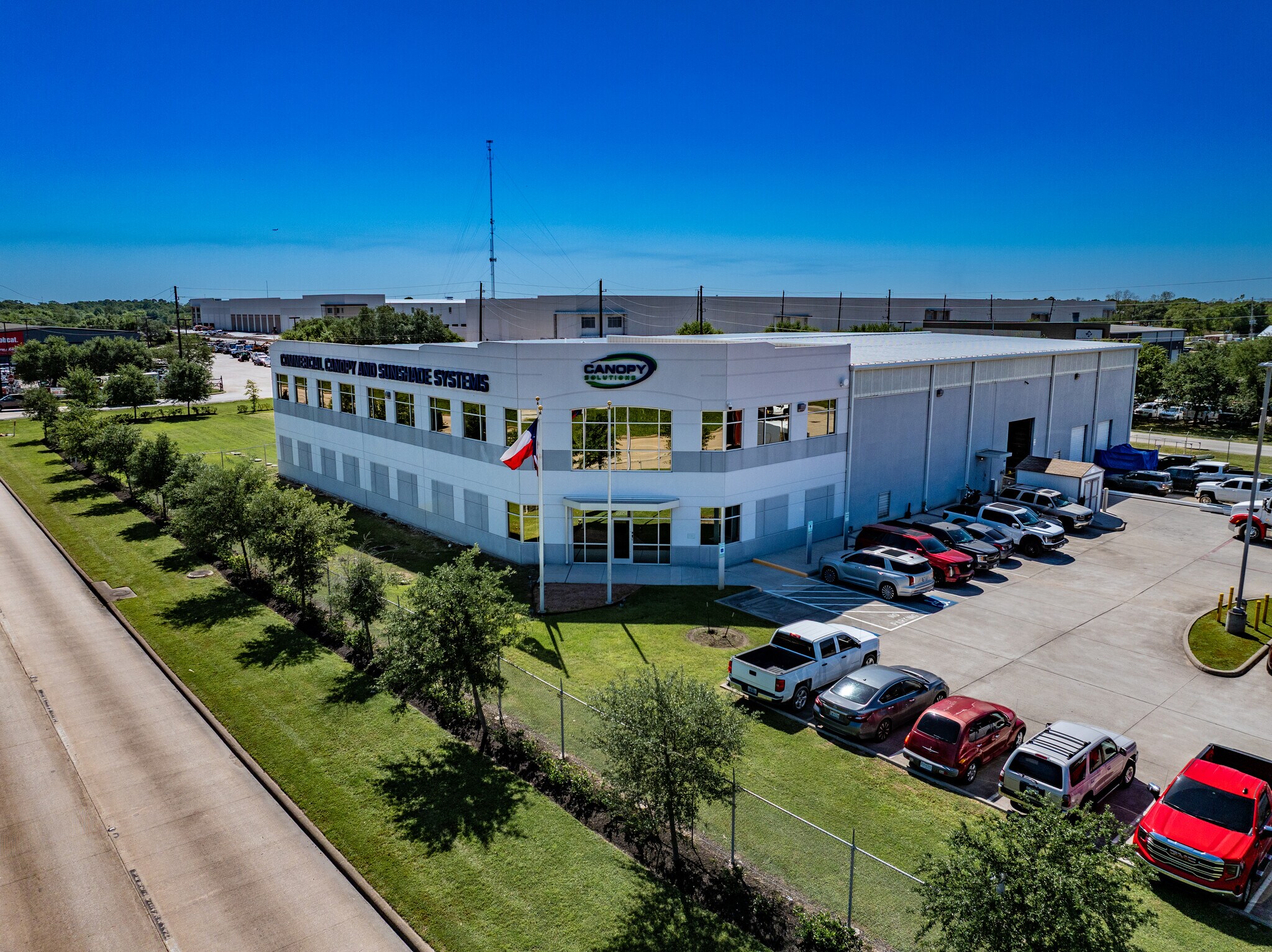2323 S Sam Houston Pky W, Houston, TX à louer Photo de l’immeuble– Image 1 sur 6
