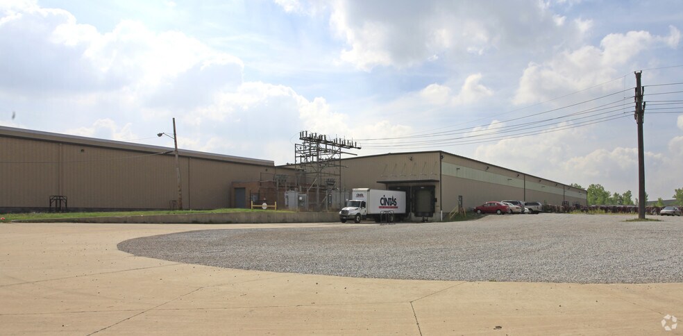 26300 Miles Rd, Bedford Heights, OH à louer - Photo de l’immeuble – Image 3 sur 8