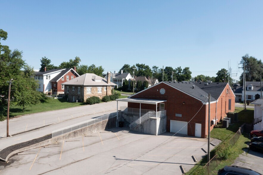 308 W Lexington Ave, Winchester, KY à louer - Photo de l’immeuble – Image 3 sur 17