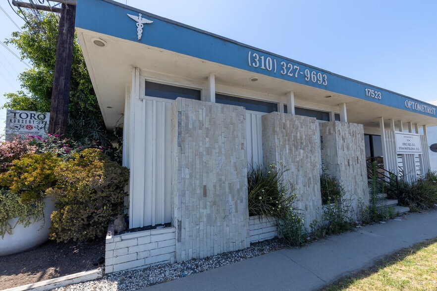17523 Crenshaw Blvd, Torrance, CA à vendre - Photo de l’immeuble – Image 2 sur 5