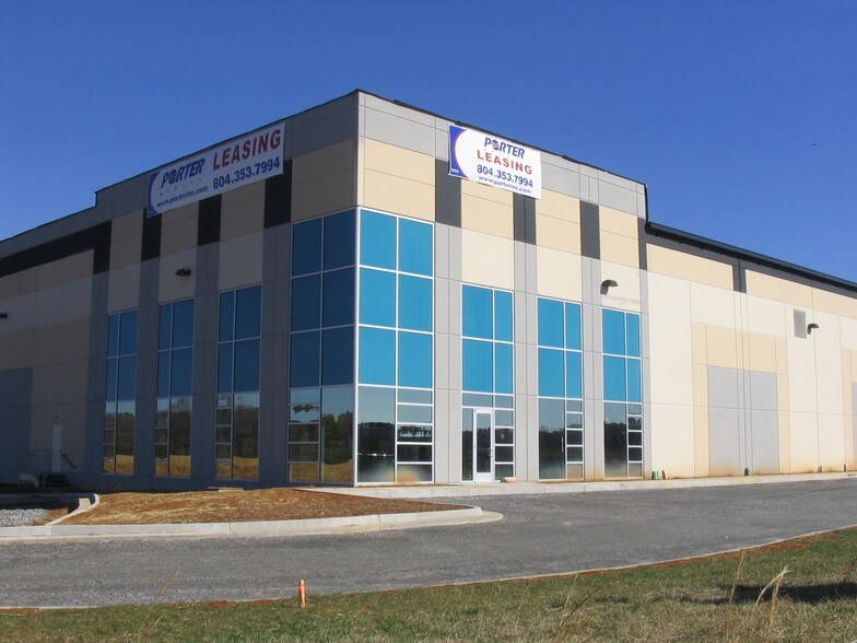 2500 Distribution Dr, Richmond, VA à louer - Photo de l’immeuble – Image 3 sur 7