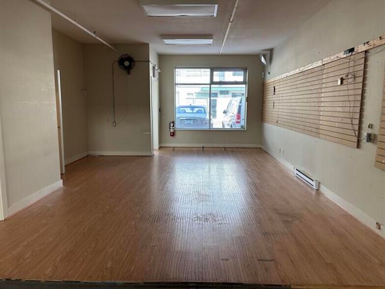 618 E Kent Av S, Vancouver, BC à louer - Photo de l’immeuble – Image 2 sur 11