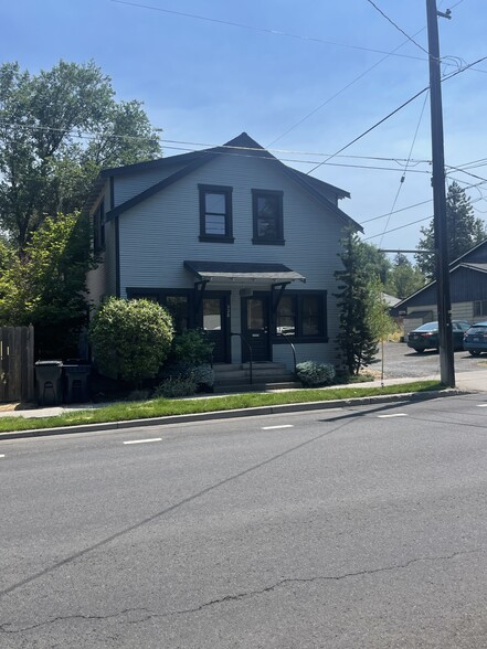 328 NW Bond St, Bend, OR à louer - Photo de l’immeuble – Image 3 sur 3