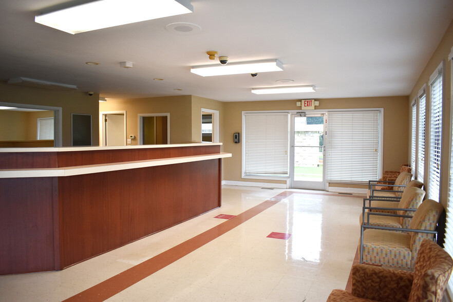 256 Hospital St, Mocksville, NC à louer - Photo de l’immeuble – Image 2 sur 5