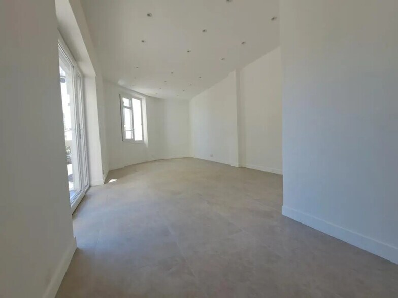 Local commercial dans Le Cannet à louer - Photo intérieure – Image 2 sur 4