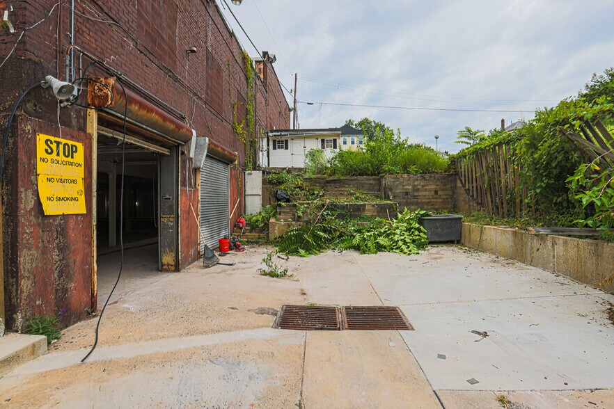6809 Belair Rd, Baltimore, MD à louer - Photo de l’immeuble – Image 3 sur 19