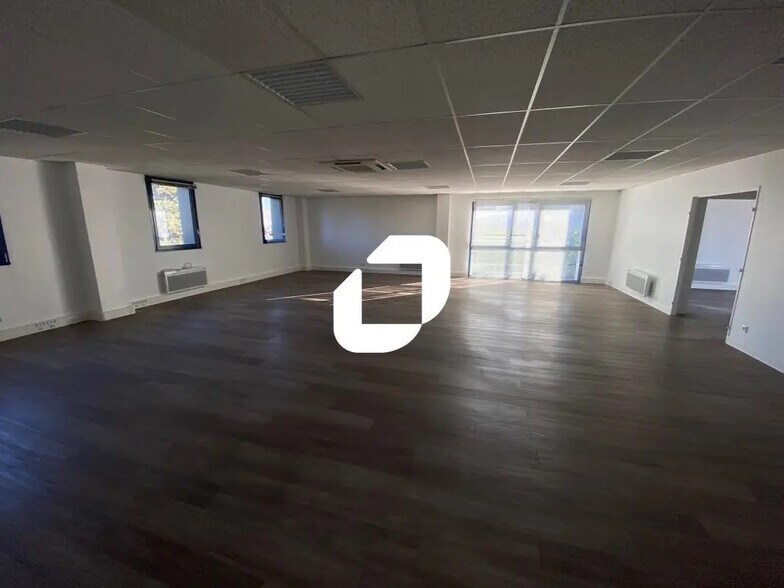 Bureau dans VILLENEUVE-D'ASCQ à louer - Photo intérieure – Image 2 sur 4