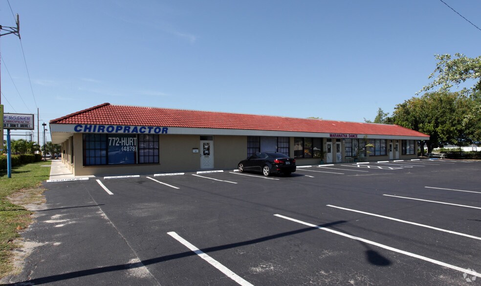 822 Del Prado Blvd S, Cape Coral, FL à louer - Photo principale – Image 1 sur 11