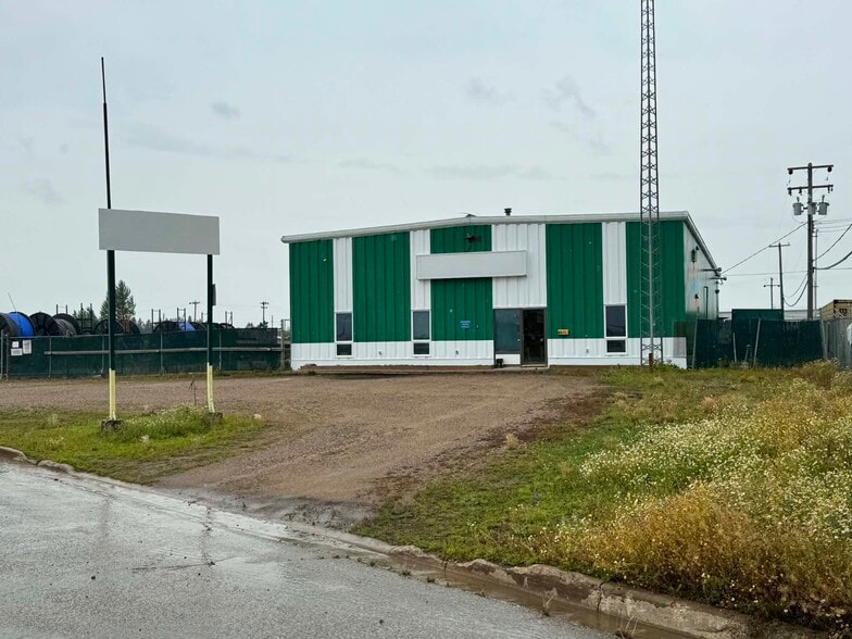 5104 42 Av, Lloydminster, SK à louer - Photo de l’immeuble – Image 1 sur 13