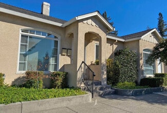 2010 Jefferson St, Napa, CA à louer Photo de l’immeuble– Image 1 sur 12
