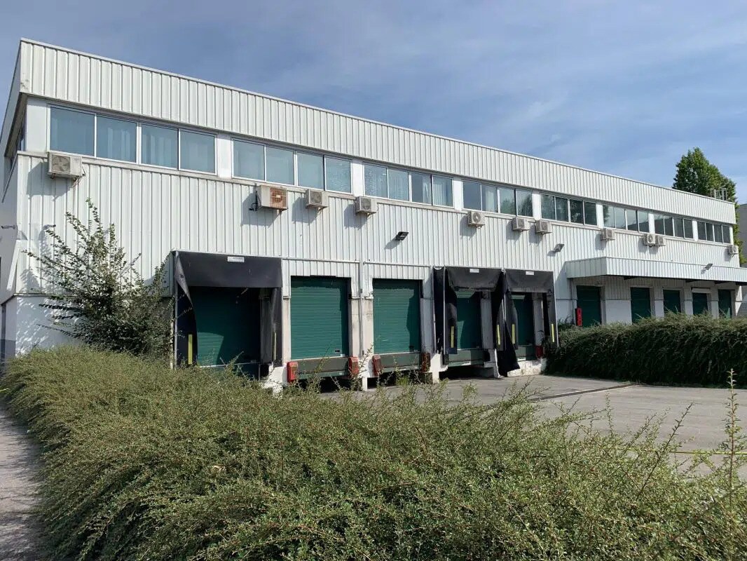 Industriel/Logistique dans SAINT-OUEN-L'AUMONE à louer Photo de l’immeuble– Image 1 sur 9