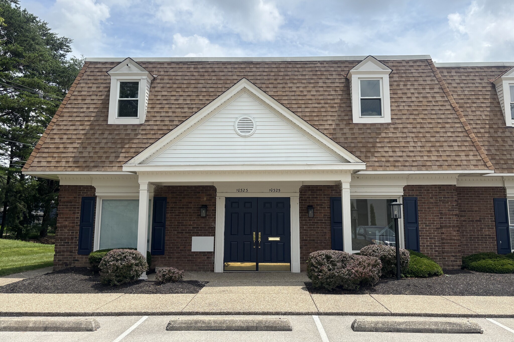 10323-10331 Linn Station Rd, Louisville, KY à vendre Photo principale– Image 1 sur 5