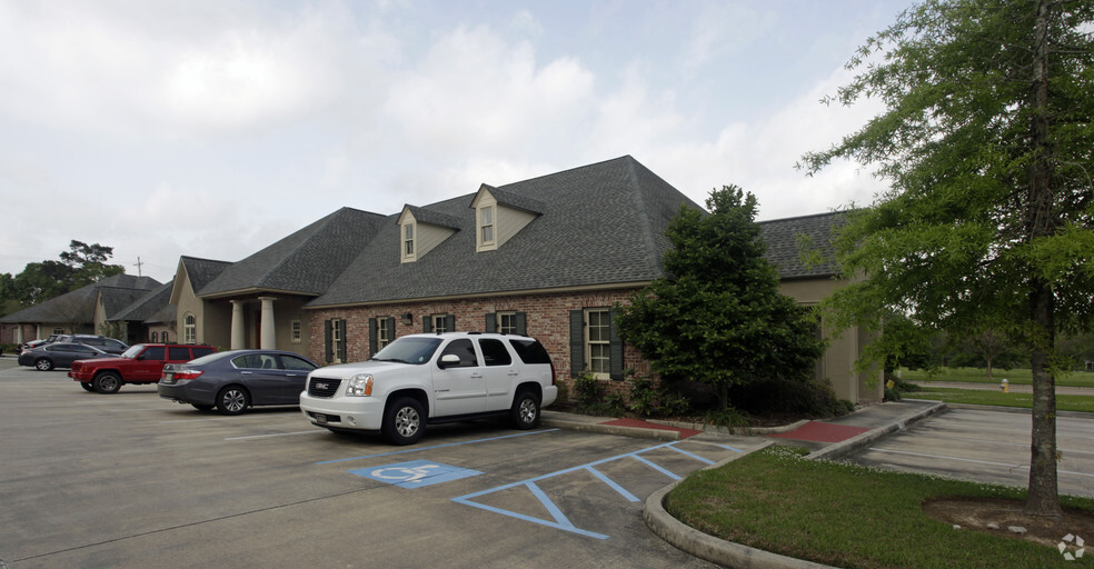 4701 Bluebonnet Blvd, Baton Rouge, LA à louer - Photo de l’immeuble – Image 2 sur 4