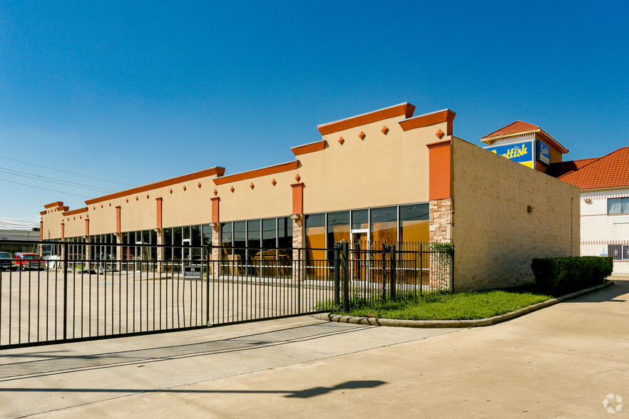 9608 Sam Houston Tollway, Houston, TX à louer - Photo principale – Image 1 sur 3