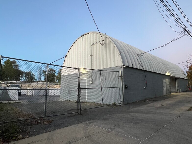 61 Englewood Ave, Staten Island, NY à louer - Photo de l’immeuble – Image 2 sur 5