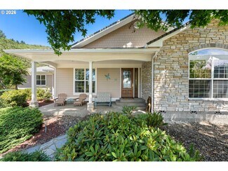 Plus de détails pour 420 Cascara Ln, Roseburg, OR - Spécialisé à vendre