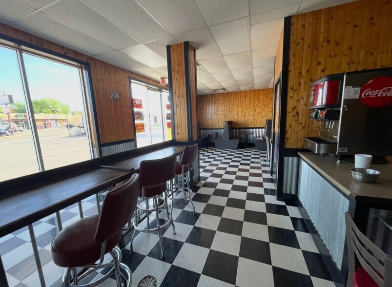 2604 E 11th St, Tulsa, OK à louer - Photo de l’immeuble – Image 3 sur 4