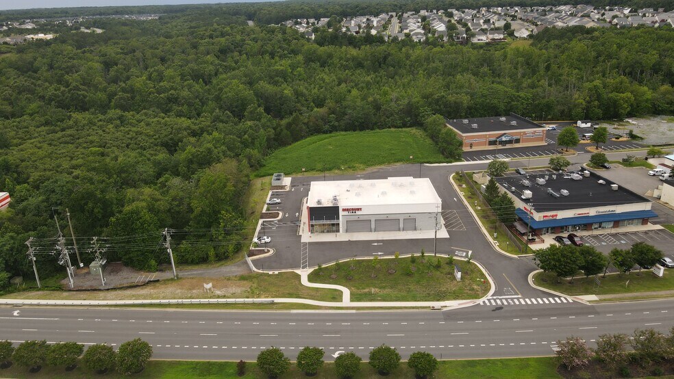 10034 Patriot Hwy, Fredericksburg, VA à vendre - Photo de l’immeuble – Image 2 sur 6