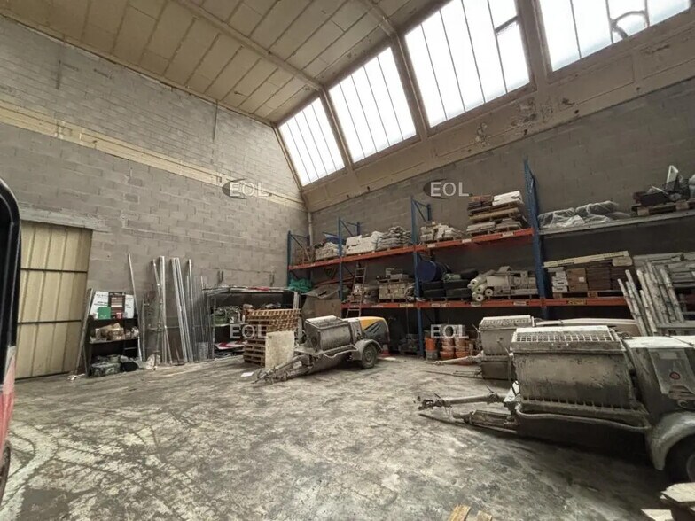 Industriel/Logistique dans Brières-les-Scellés à vendre - Photo de l’immeuble – Image 3 sur 5