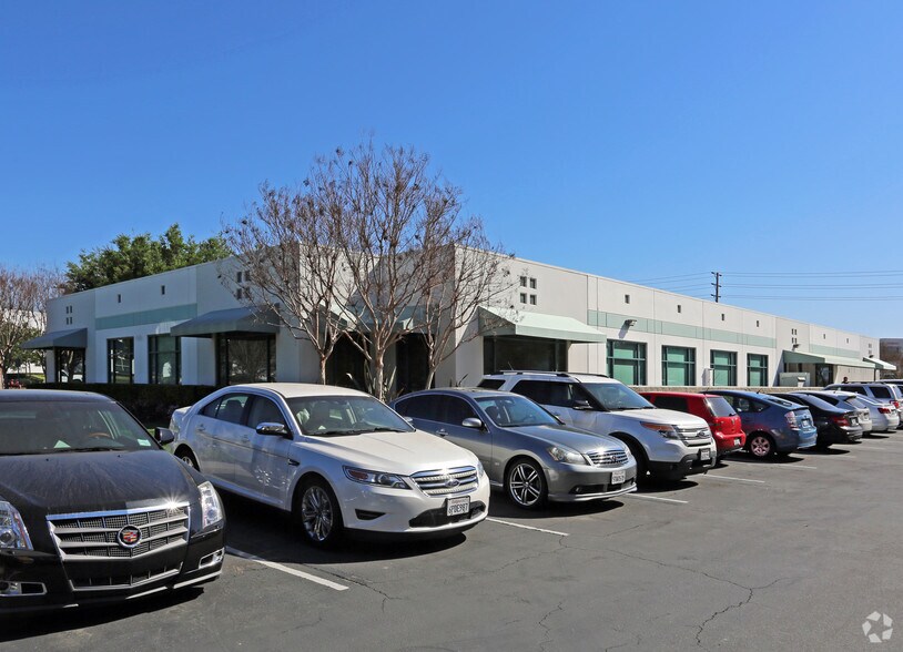 26000 Commercentre Dr, Lake Forest, CA à vendre - Photo de l’immeuble – Image 3 sur 5