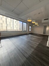 690-692 Eighth Ave, New York, NY à louer Photo intérieure– Image 1 sur 6