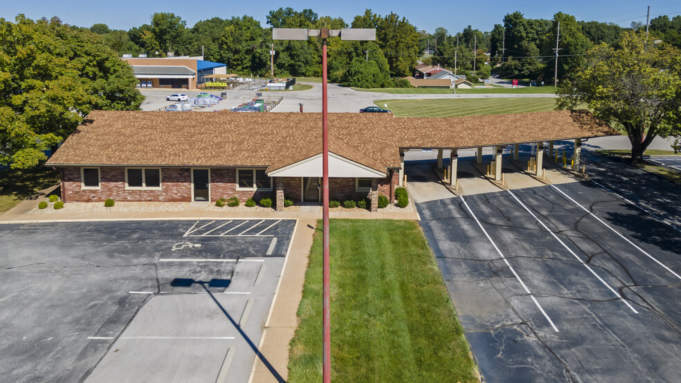 1501 W Golfview Dr, Collinsville, IL à louer - Photo de l’immeuble – Image 1 sur 16