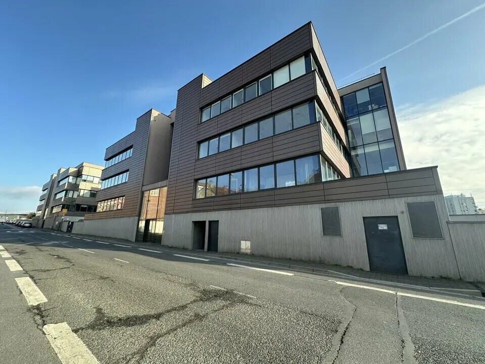 Bureau dans Reims à louer Photo de l’immeuble– Image 1 sur 9