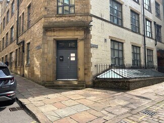 Plus de détails pour 1-3 Burnett St, Bradford - Bureau à louer