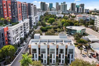 Plus de détails pour 645 NE 4th Ave, Fort Lauderdale, FL - Logement à vendre
