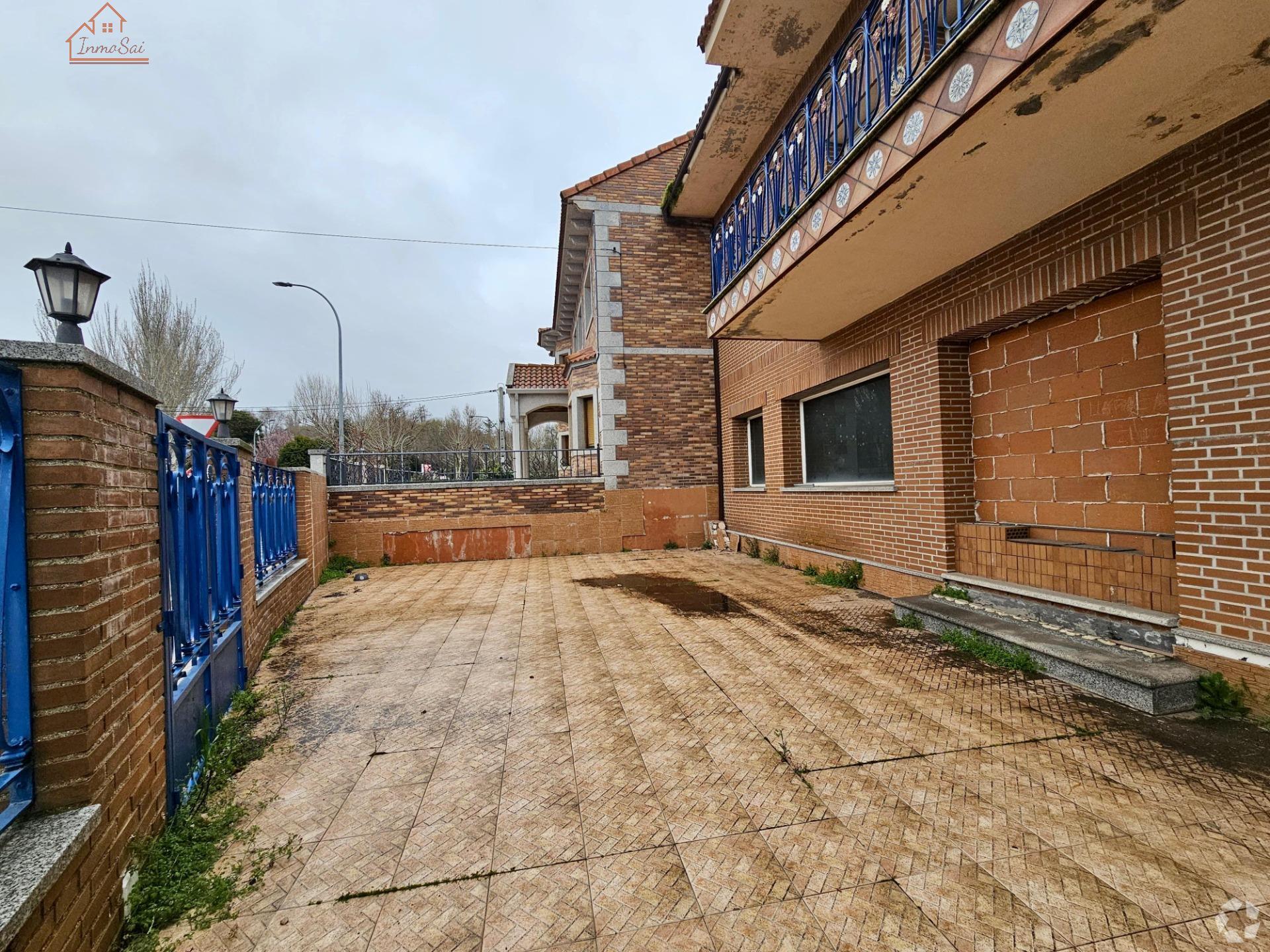 Local commercial dans Valdemorillo, Madrid à louer Photo intérieure– Image 1 sur 2