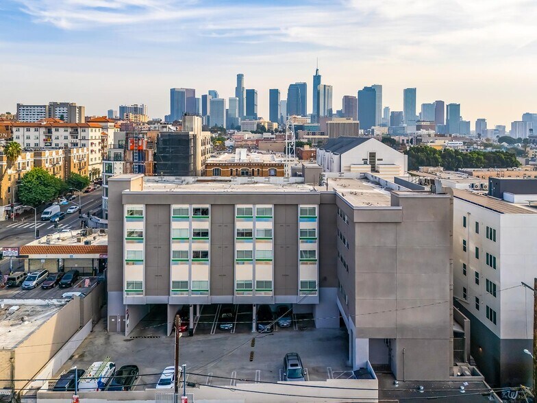 611 S Westlake Ave, Los Angeles, CA à vendre - Aérien – Image 2 sur 23