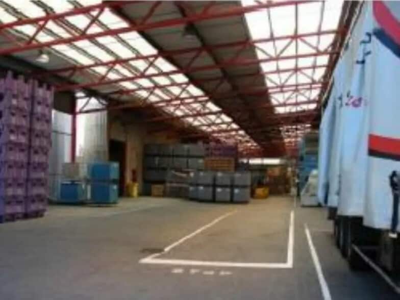 Industriel/Logistique dans LA CHAPELLE à vendre - Photo de l’immeuble – Image 3 sur 4