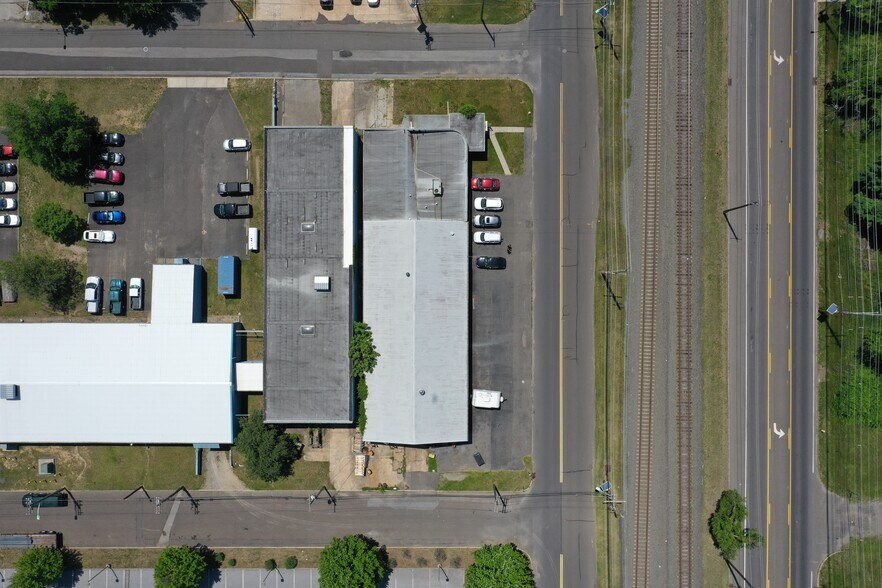 1600 Bannard St, Cinnaminson, NJ à vendre - Photo de l’immeuble – Image 3 sur 8