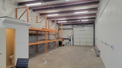 11549 Old Perrin Beitel Rd, San Antonio, TX à louer Photo de l’immeuble– Image 1 sur 5