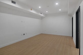 14852 Ventura Blvd, Sherman Oaks, CA à louer Photo intérieure– Image 1 sur 7