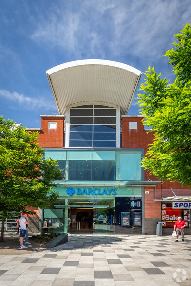 St Georges Way, Stevenage à louer - Photo de l’immeuble – Image 3 sur 4