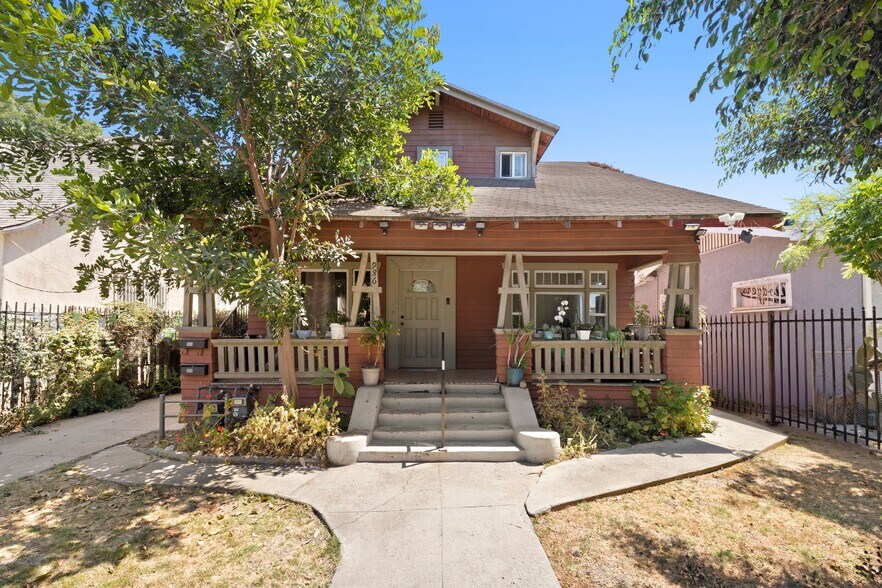 986 E 51st St, Los Angeles, CA à vendre - Photo de l’immeuble – Image 1 sur 10