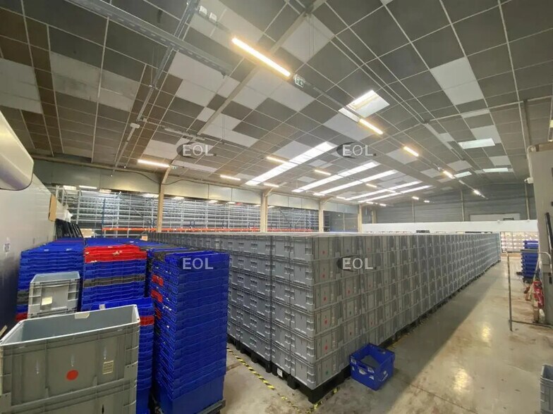 Local d’activités dans Neuilly-sur-Marne à louer - Photo de l’immeuble – Image 3 sur 9