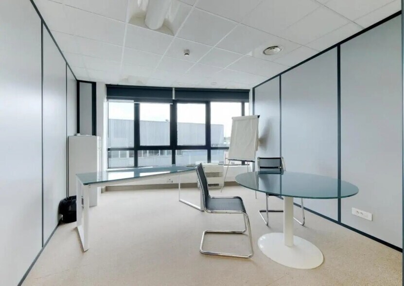 Bureau dans Bezons à louer - Photo de l’immeuble – Image 3 sur 11