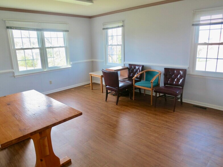 45 Stoneridge Dr, Waynesboro, VA à louer - Photo de l’immeuble – Image 2 sur 13